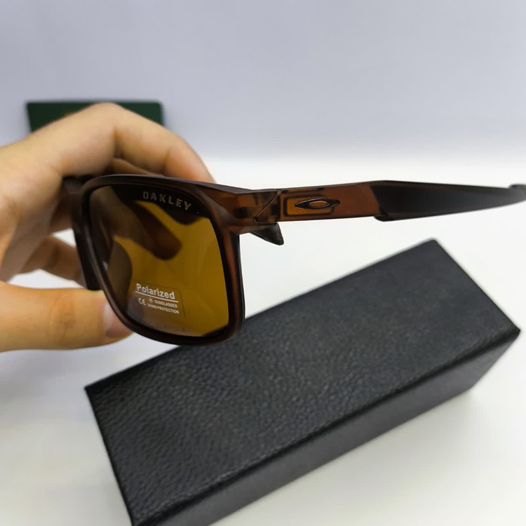 عینک آفتابی اسپرت ورزشی اکلی Oakley مدل 25673 پلاریزه UV400 بیس دار
